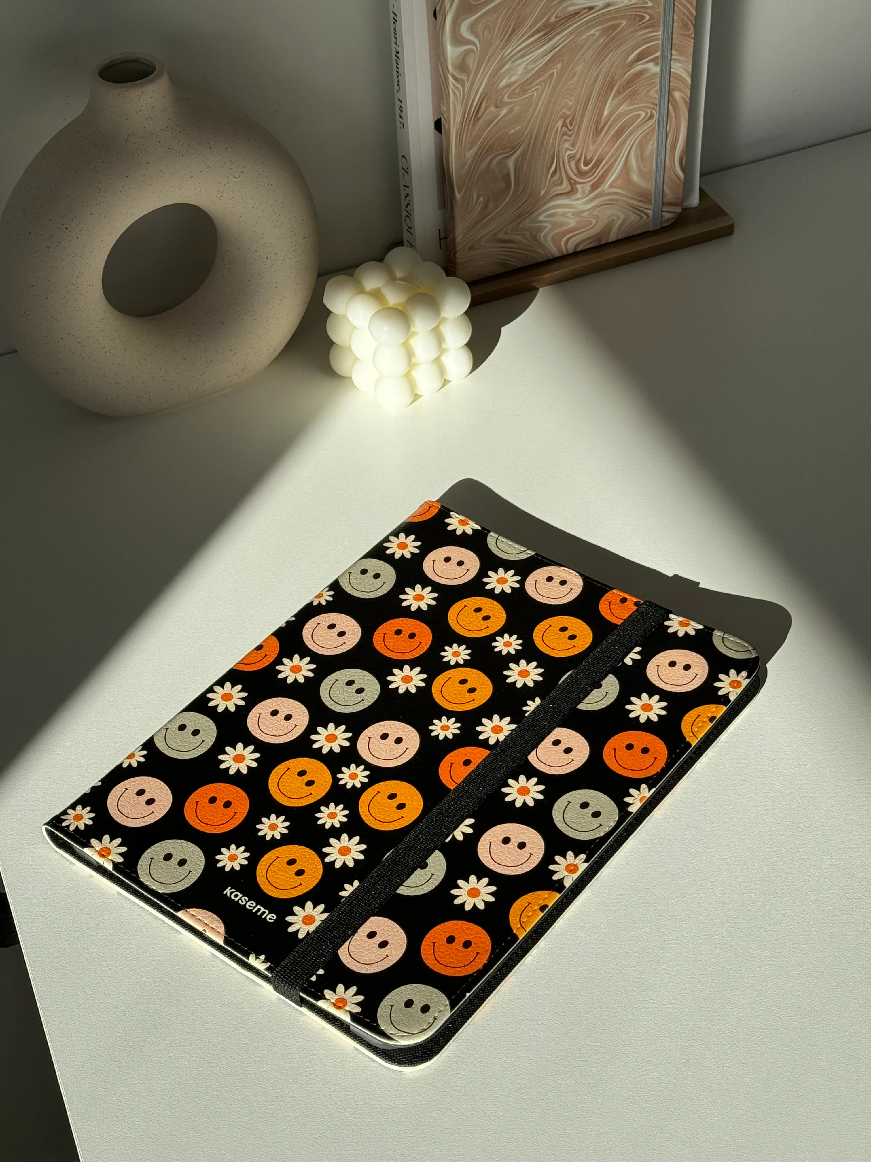 Smirk iPad Folio - Image 4